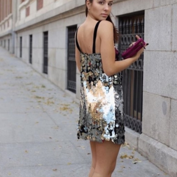 ZARA SILVER SEQUIN MINI DRESS  Bloggers favite - Picture 15 of 17